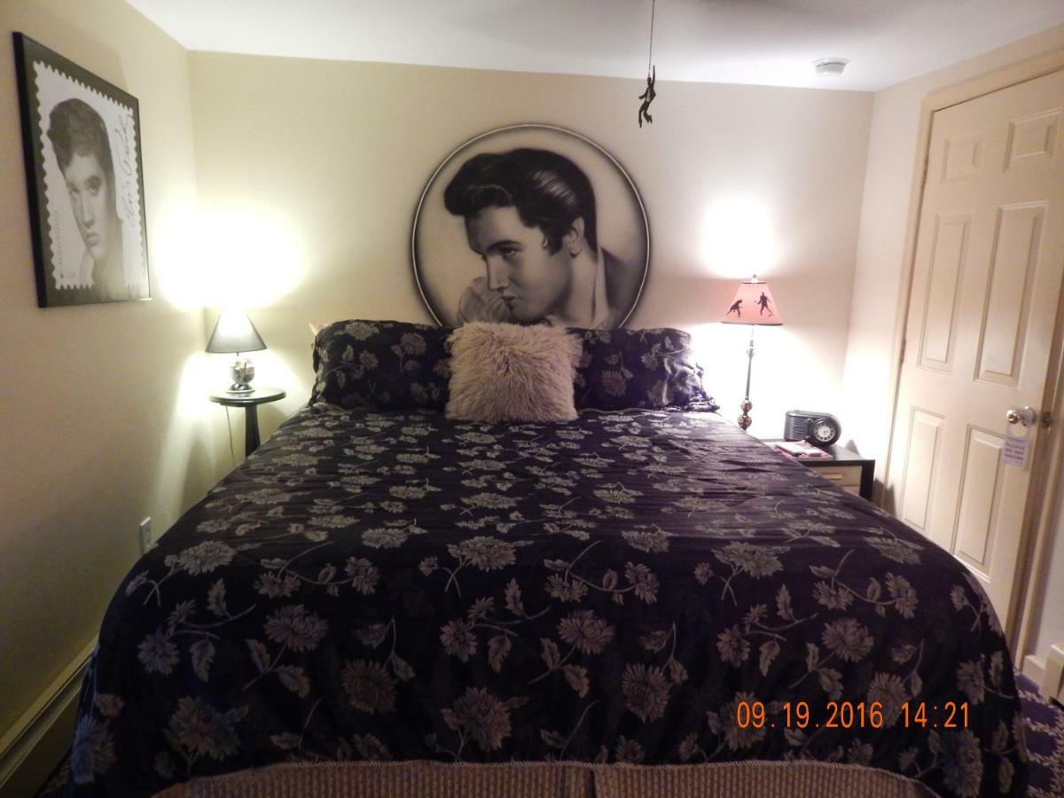 Deluxe King Suite